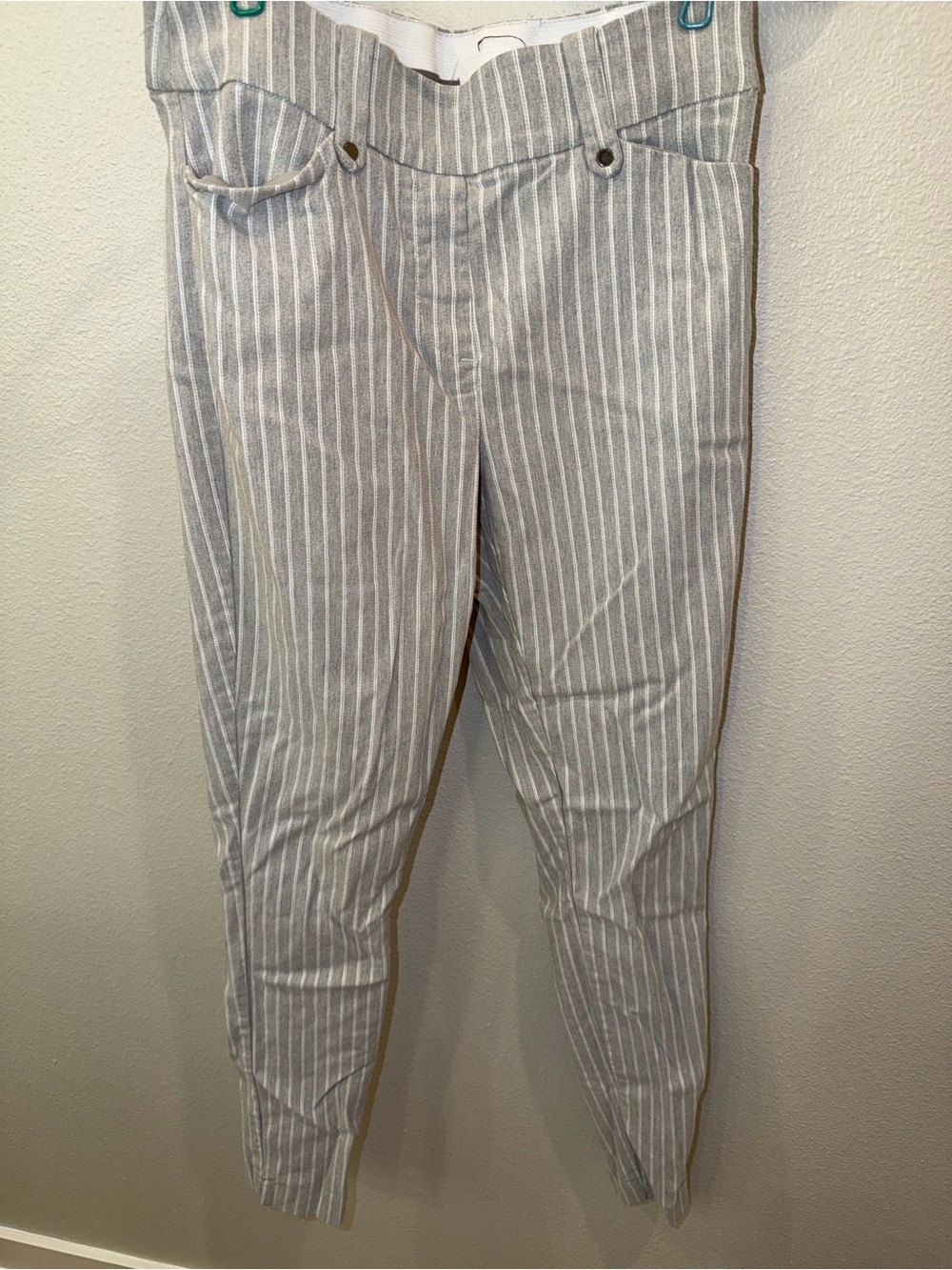Maurices Gray and White Pinstripe Skinny Pants